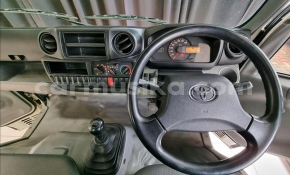 Buy Used Toyota Dyna White Truck in Beitbridge in Matabeleland South Buy Used Toyota Dyna White Truck in Beitbridge in Matabeleland South