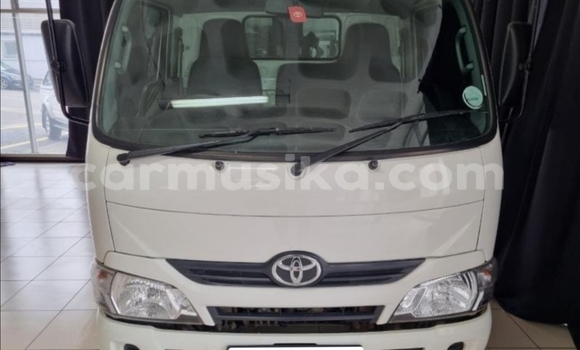 Buy Used Toyota Dyna White Truck in Beitbridge in Matabeleland South Buy Used Toyota Dyna White Truck in Beitbridge in Matabeleland South