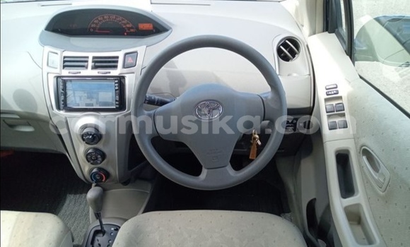 Buy Used Toyota Vitz Blue Car in Beitbridge in Matabeleland South Buy Used Toyota Vitz Blue Car in Beitbridge in Matabeleland South