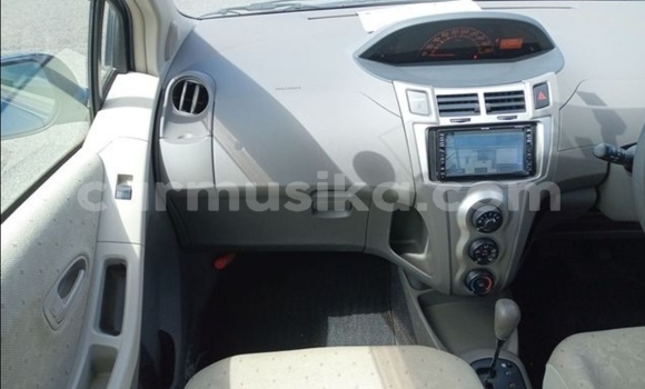 Buy Used Toyota Vitz Blue Car in Beitbridge in Matabeleland South Buy Used Toyota Vitz Blue Car in Beitbridge in Matabeleland South