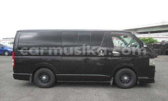 Tenga Tsaru Toyota Hiace Nhema Mota in Beitbridge in Matabeleland South