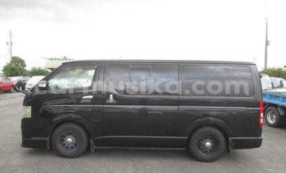 Acheter Occasion Voiture Toyota Hiace Noir à Beitbridge, Matabeleland South Acheter Occasion Voiture Toyota Hiace Noir à Beitbridge, Matabeleland South