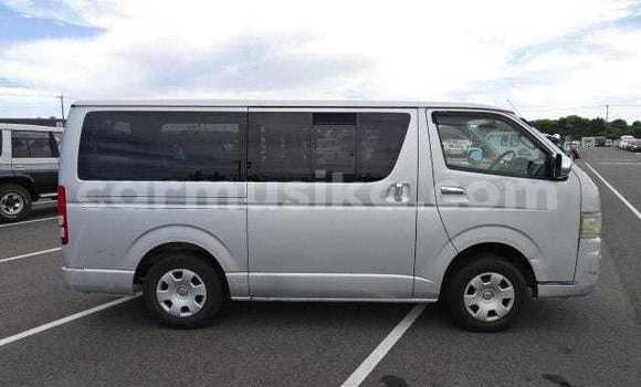 Acheter Occasion Voiture Toyota Hiace Gris à Beitbridge, Matabeleland South Acheter Occasion Voiture Toyota Hiace Gris à Beitbridge, Matabeleland South