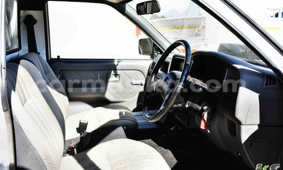 Acheter Occasion Voiture Isuzu KB Blanc à Beitbridge, Matabeleland South Acheter Occasion Voiture Isuzu KB Blanc à Beitbridge, Matabeleland South