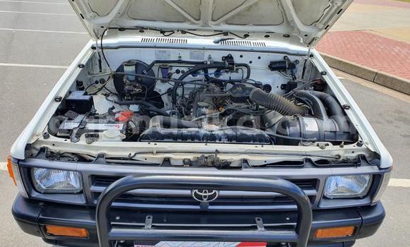 Tenga Tsaru Toyota Hilux Chena Mota in Beitbridge in Matabeleland South Tenga Tsaru Toyota Hilux Chena Mota in Beitbridge in Matabeleland South