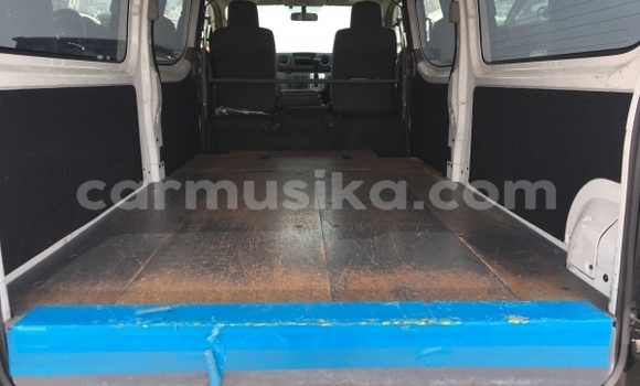 Acheter Occasion Voiture Nissan Caravan Blanc à Beitbridge, Matabeleland South Acheter Occasion Voiture Nissan Caravan Blanc à Beitbridge, Matabeleland South