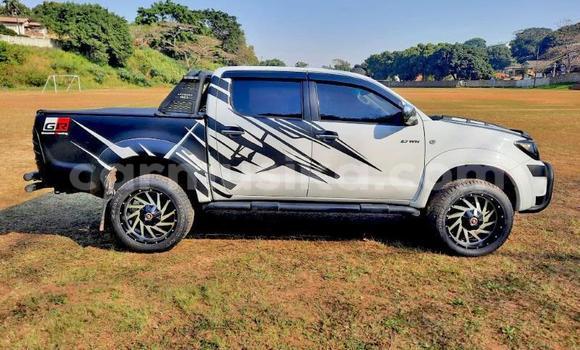 Acheter Occasion Voiture Toyota Hilux Blanc à Beitbridge, Matabeleland South Acheter Occasion Voiture Toyota Hilux Blanc à Beitbridge, Matabeleland South