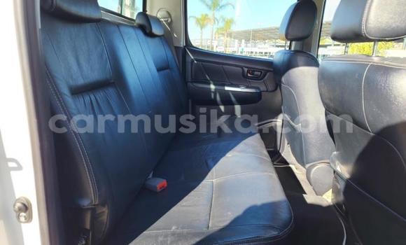 Acheter Occasion Voiture Toyota Hilux Blanc à Beitbridge, Matabeleland South Acheter Occasion Voiture Toyota Hilux Blanc à Beitbridge, Matabeleland South