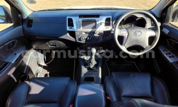 Acheter Occasion Voiture Toyota Hilux Blanc à Beitbridge, Matabeleland South Acheter Occasion Voiture Toyota Hilux Blanc à Beitbridge, Matabeleland South