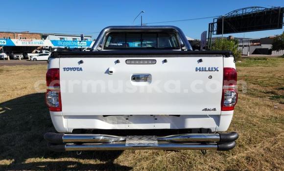 Acheter Occasion Voiture Toyota Hilux Blanc à Beitbridge, Matabeleland South Acheter Occasion Voiture Toyota Hilux Blanc à Beitbridge, Matabeleland South