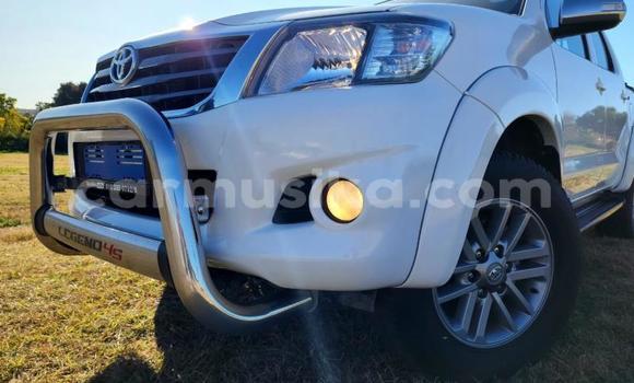 Acheter Occasion Voiture Toyota Hilux Blanc à Beitbridge, Matabeleland South Acheter Occasion Voiture Toyota Hilux Blanc à Beitbridge, Matabeleland South