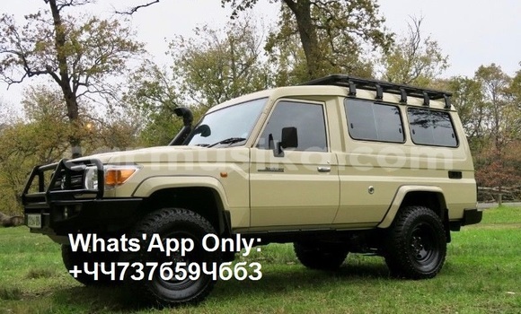 Nunua Ilio tumika Toyota Land Cruiser Beige Gari ndani ya Harare nchini Harare