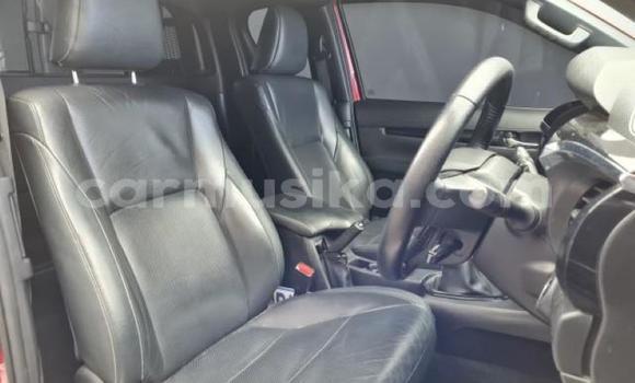 Acheter Occasion Voiture Toyota Hilux Rouge à Beitbridge, Matabeleland South Acheter Occasion Voiture Toyota Hilux Rouge à Beitbridge, Matabeleland South