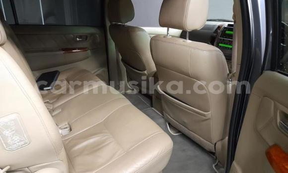 Acheter Occasion Voiture Toyota Fortuner Gris à Beitbridge, Matabeleland South Acheter Occasion Voiture Toyota Fortuner Gris à Beitbridge, Matabeleland South