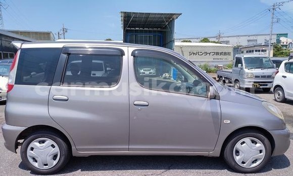 Acheter Occasion Voiture Toyota FunCargo Beige à Beitbridge, Matabeleland South Acheter Occasion Voiture Toyota FunCargo Beige à Beitbridge, Matabeleland South