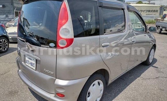 Acheter Occasion Voiture Toyota FunCargo Beige à Beitbridge, Matabeleland South Acheter Occasion Voiture Toyota FunCargo Beige à Beitbridge, Matabeleland South