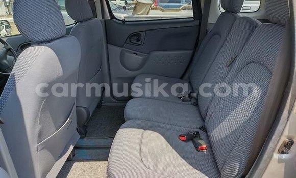 Acheter Occasion Voiture Toyota FunCargo Beige à Beitbridge, Matabeleland South Acheter Occasion Voiture Toyota FunCargo Beige à Beitbridge, Matabeleland South