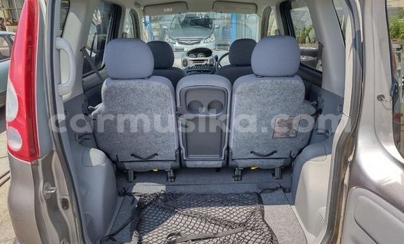 Acheter Occasion Voiture Toyota FunCargo Beige à Beitbridge, Matabeleland South Acheter Occasion Voiture Toyota FunCargo Beige à Beitbridge, Matabeleland South