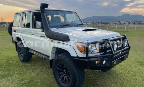 Nunua Ilio tumika Toyota Land Cruiser Nyeupe Gari ndani ya Beitbridge nchini Matabeleland Kusini
