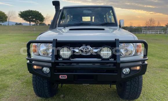 Nunua Ilio tumika Toyota Land Cruiser Nyeupe Gari ndani ya Beitbridge nchini Matabeleland Kusini Nunua Ilio tumika Toyota Land Cruiser Nyeupe Gari ndani ya Beitbridge nchini Matabeleland Kusini