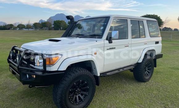 Nunua Ilio tumika Toyota Land Cruiser Nyeupe Gari ndani ya Beitbridge nchini Matabeleland Kusini Nunua Ilio tumika Toyota Land Cruiser Nyeupe Gari ndani ya Beitbridge nchini Matabeleland Kusini