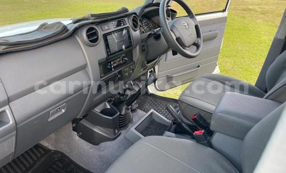 Nunua Ilio tumika Toyota Land Cruiser Nyeupe Gari ndani ya Beitbridge nchini Matabeleland Kusini Nunua Ilio tumika Toyota Land Cruiser Nyeupe Gari ndani ya Beitbridge nchini Matabeleland Kusini