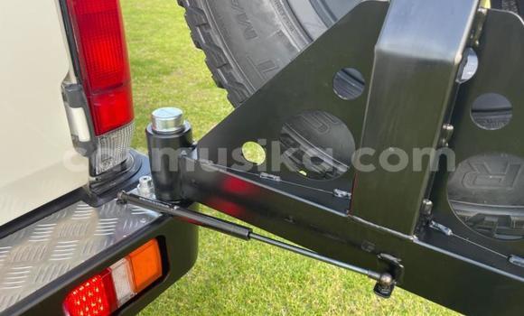 Nunua Ilio tumika Toyota Land Cruiser Nyeupe Gari ndani ya Beitbridge nchini Matabeleland Kusini Nunua Ilio tumika Toyota Land Cruiser Nyeupe Gari ndani ya Beitbridge nchini Matabeleland Kusini
