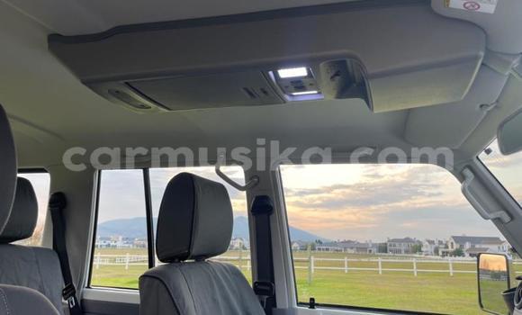 Nunua Ilio tumika Toyota Land Cruiser Nyeupe Gari ndani ya Beitbridge nchini Matabeleland Kusini Nunua Ilio tumika Toyota Land Cruiser Nyeupe Gari ndani ya Beitbridge nchini Matabeleland Kusini