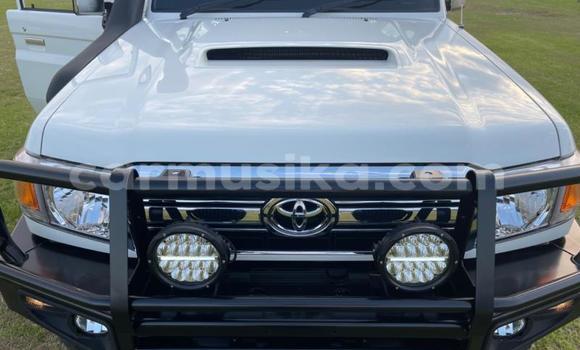 Nunua Ilio tumika Toyota Land Cruiser Nyeupe Gari ndani ya Beitbridge nchini Matabeleland Kusini Nunua Ilio tumika Toyota Land Cruiser Nyeupe Gari ndani ya Beitbridge nchini Matabeleland Kusini