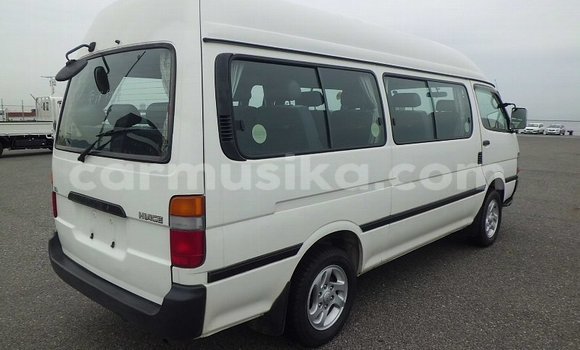 Tenga Tsaru Toyota Hiace Chena Mota in Beitbridge in Matabeleland South Tenga Tsaru Toyota Hiace Chena Mota in Beitbridge in Matabeleland South