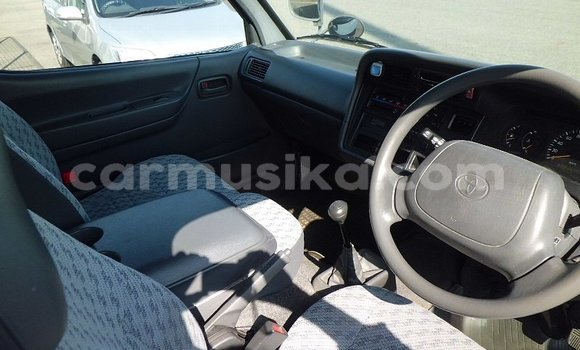 Tenga Tsaru Toyota Hiace Chena Mota in Beitbridge in Matabeleland South Tenga Tsaru Toyota Hiace Chena Mota in Beitbridge in Matabeleland South