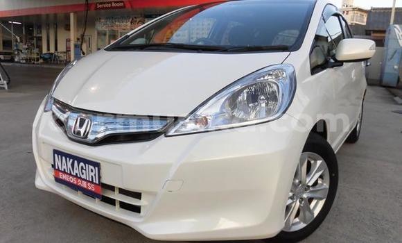 Acheter Occasion Voiture Honda Fit Blanc à Beitbridge, Matabeleland South Acheter Occasion Voiture Honda Fit Blanc à Beitbridge, Matabeleland South