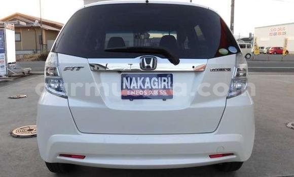 Acheter Occasion Voiture Honda Fit Blanc à Beitbridge, Matabeleland South Acheter Occasion Voiture Honda Fit Blanc à Beitbridge, Matabeleland South