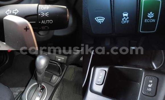 Acheter Occasion Voiture Honda Fit Blanc à Beitbridge, Matabeleland South Acheter Occasion Voiture Honda Fit Blanc à Beitbridge, Matabeleland South