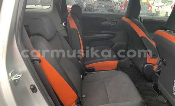 Nunua Ilio tumika Toyota Wish Fedha Gari ndani ya Beitbridge nchini Matabeleland Kusini Nunua Ilio tumika Toyota Wish Fedha Gari ndani ya Beitbridge nchini Matabeleland Kusini