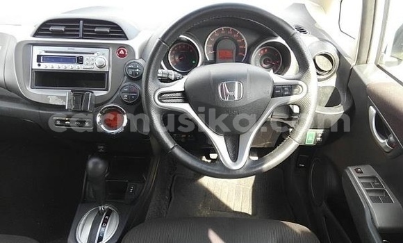 Acheter Occasion Voiture Honda Fit Blanc à Beitbridge, Matabeleland South Acheter Occasion Voiture Honda Fit Blanc à Beitbridge, Matabeleland South