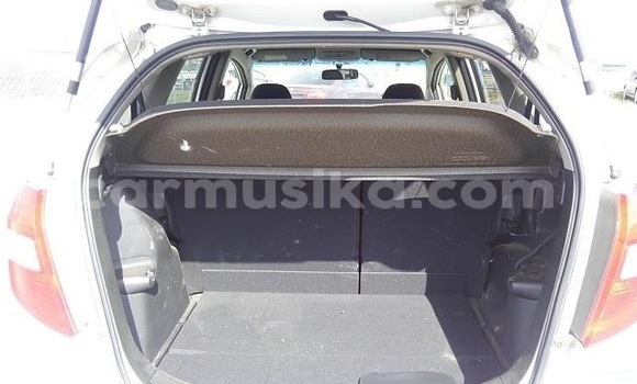 Acheter Occasion Voiture Honda Fit Blanc à Beitbridge, Matabeleland South Acheter Occasion Voiture Honda Fit Blanc à Beitbridge, Matabeleland South