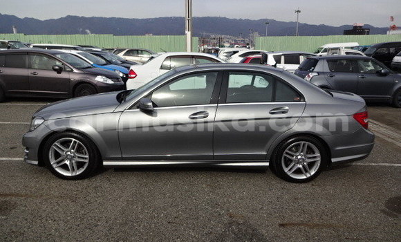 Acheter Occasion Voiture Mercedes-Benz C-Classe Gris à Harare, Harare Acheter Occasion Voiture Mercedes-Benz C-Classe Gris à Harare, Harare