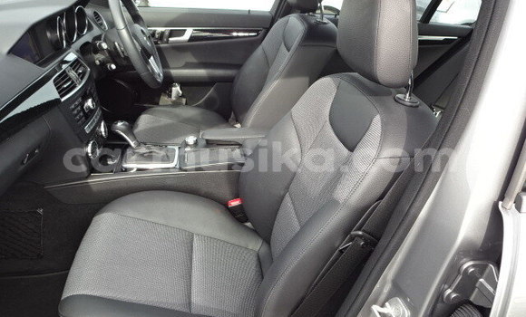 Acheter Occasion Voiture Mercedes-Benz C-Classe Gris à Harare, Harare Acheter Occasion Voiture Mercedes-Benz C-Classe Gris à Harare, Harare