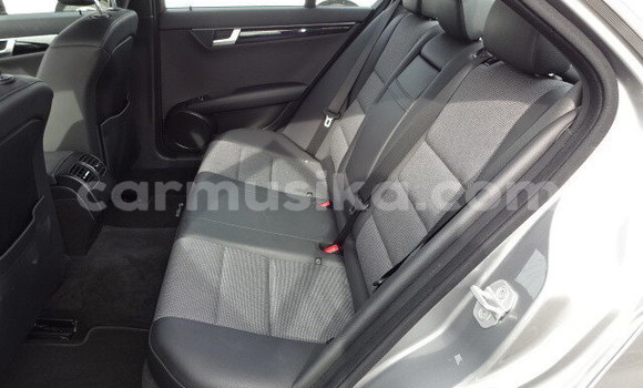 Acheter Occasion Voiture Mercedes-Benz C-Classe Gris à Harare, Harare Acheter Occasion Voiture Mercedes-Benz C-Classe Gris à Harare, Harare