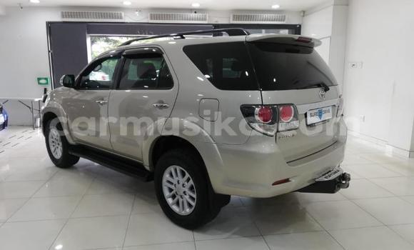Acheter Occasion Voiture Toyota Fortuner Gris à Beitbridge, Matabeleland South Acheter Occasion Voiture Toyota Fortuner Gris à Beitbridge, Matabeleland South