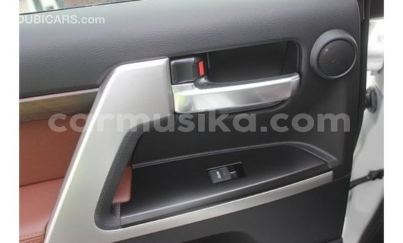 Acheter Import Voiture Toyota Land Cruiser Blanc à Import - Dubai, Harare Acheter Import Voiture Toyota Land Cruiser Blanc à Import - Dubai, Harare