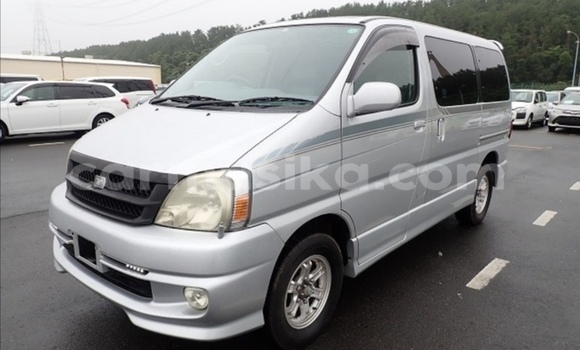 Tenga Tsaru Toyota Regius Sirivha Mota in Beitbridge in Matabeleland South