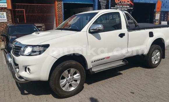 Acheter Occasion Voiture Toyota Hilux Blanc à Beitbridge, Matabeleland South Acheter Occasion Voiture Toyota Hilux Blanc à Beitbridge, Matabeleland South