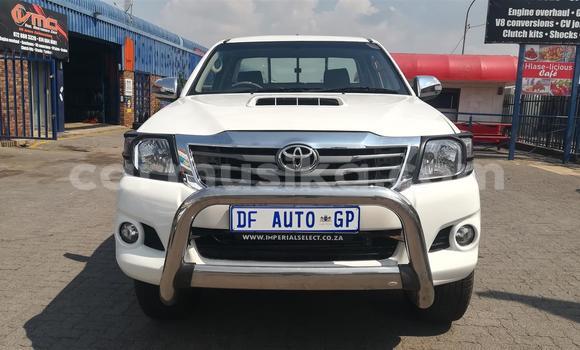 Acheter Occasion Voiture Toyota Hilux Blanc à Beitbridge, Matabeleland South Acheter Occasion Voiture Toyota Hilux Blanc à Beitbridge, Matabeleland South
