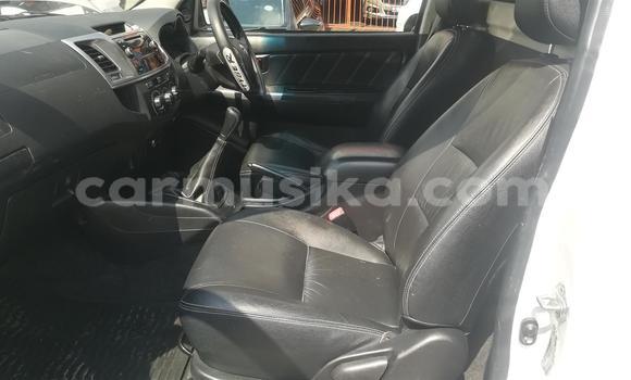 Acheter Occasion Voiture Toyota Hilux Blanc à Beitbridge, Matabeleland South Acheter Occasion Voiture Toyota Hilux Blanc à Beitbridge, Matabeleland South