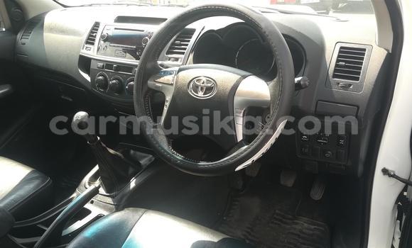 Acheter Occasion Voiture Toyota Hilux Blanc à Beitbridge, Matabeleland South Acheter Occasion Voiture Toyota Hilux Blanc à Beitbridge, Matabeleland South