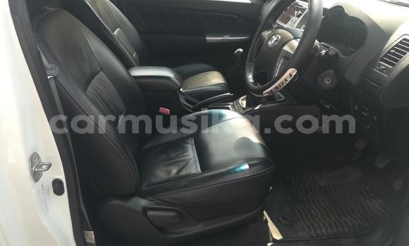 Acheter Occasion Voiture Toyota Hilux Blanc à Beitbridge, Matabeleland South Acheter Occasion Voiture Toyota Hilux Blanc à Beitbridge, Matabeleland South