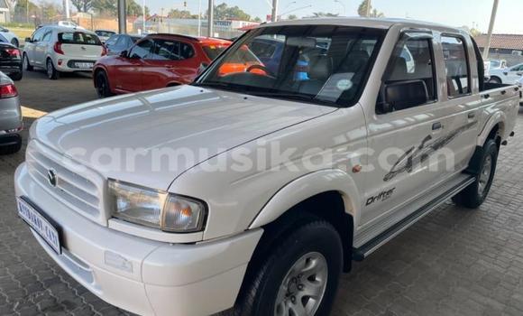 Nunua Ilio tumika Mazda B–series Nyeupe Gari ndani ya Beitbridge nchini Matabeleland Kusini Nunua Ilio tumika Mazda B–series Nyeupe Gari ndani ya Beitbridge nchini Matabeleland Kusini