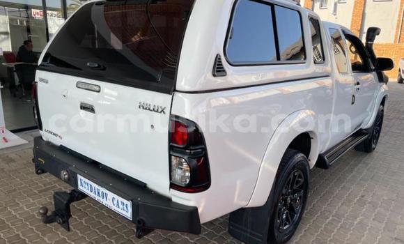 Buy Used Toyota Hilux White Car in Beitbridge in Matabeleland South Buy Used Toyota Hilux White Car in Beitbridge in Matabeleland South